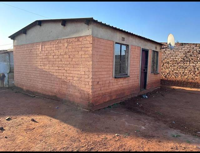 1 BEDROOM HOUSE FOR SALE IN MABOPANE UNIT U